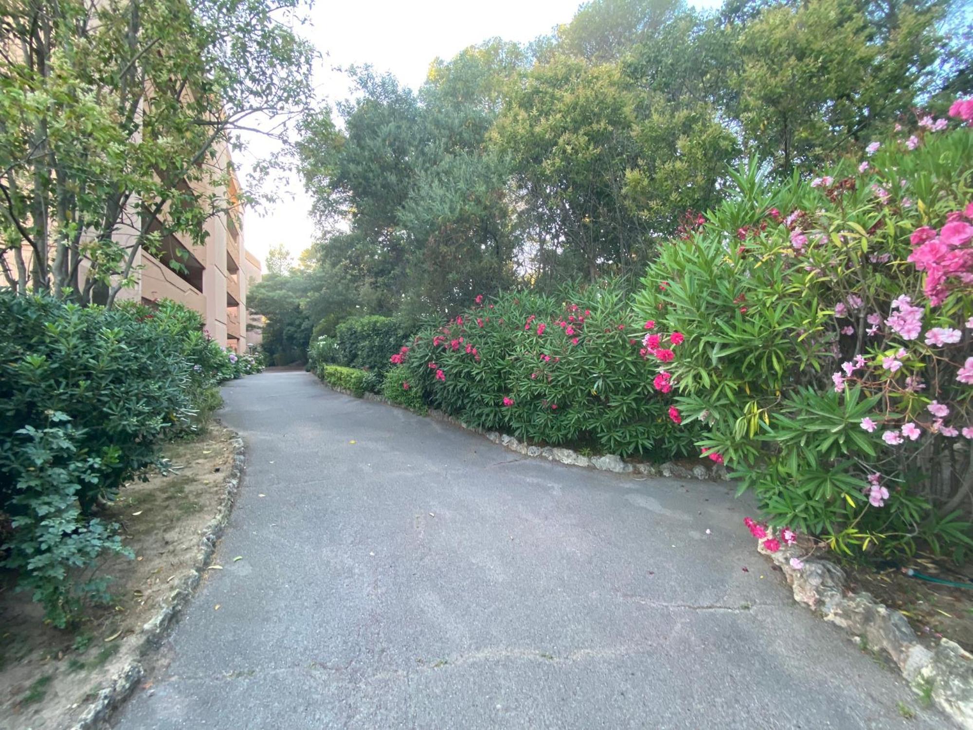 Appartement Face Mer Et Port Santa Lucia Climatise Et Wifi Saint-Raphaël Extérieur photo