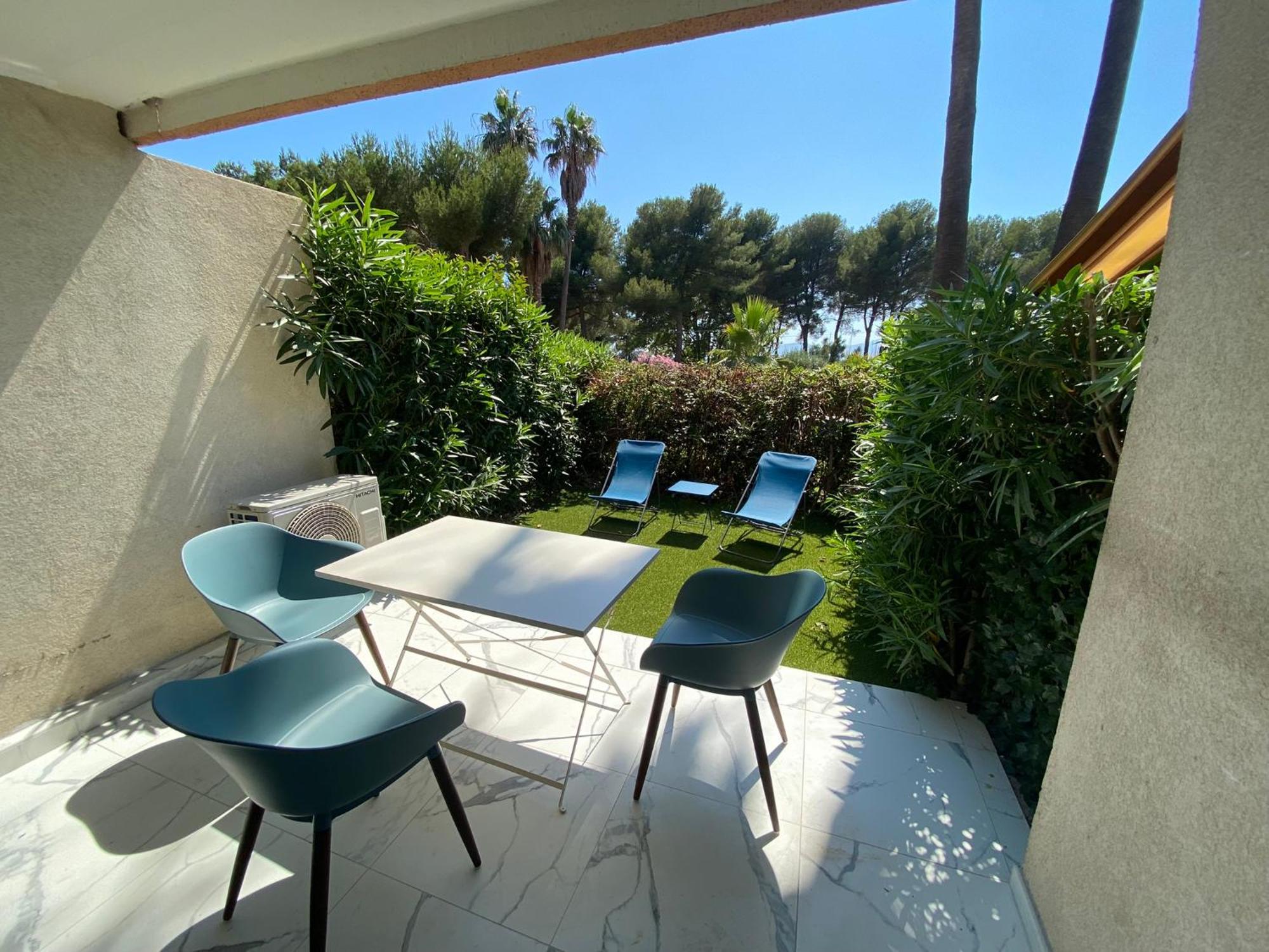 Appartement Face Mer Et Port Santa Lucia Climatise Et Wifi Saint-Raphaël Extérieur photo