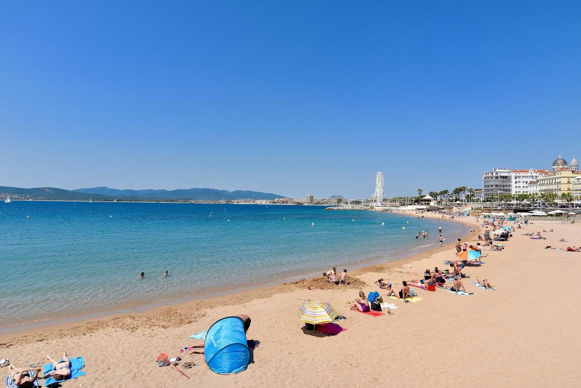 Appartement Face Mer Et Port Santa Lucia Climatise Et Wifi Saint-Raphaël Extérieur photo